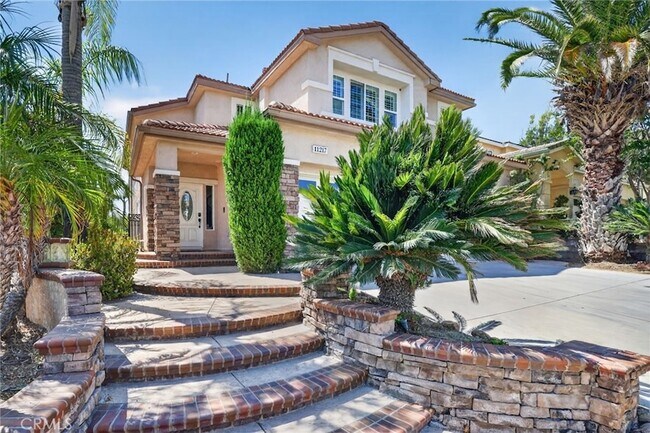 11217 Ravenna Ln