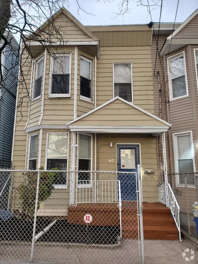 Building Photo - Single Family Home 3 beds 2 baths Newark