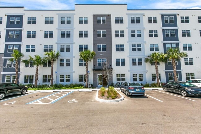 5579 Millennia Park Dr Unit 121