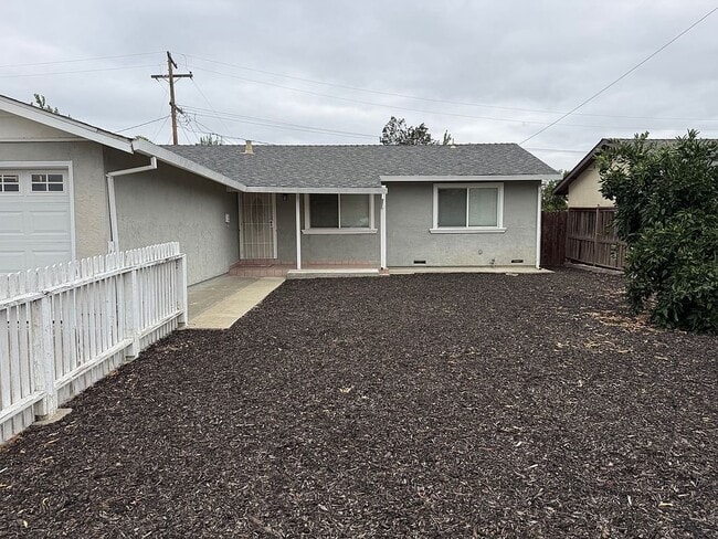 Photo - 106 Almanor Dr