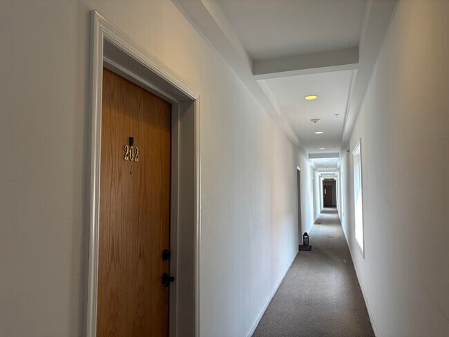 Photo - 528 52nd St Unit 202