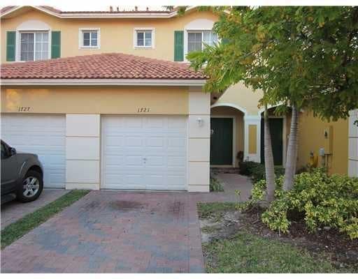 Building Photo - 1721 SW 81st Ter
