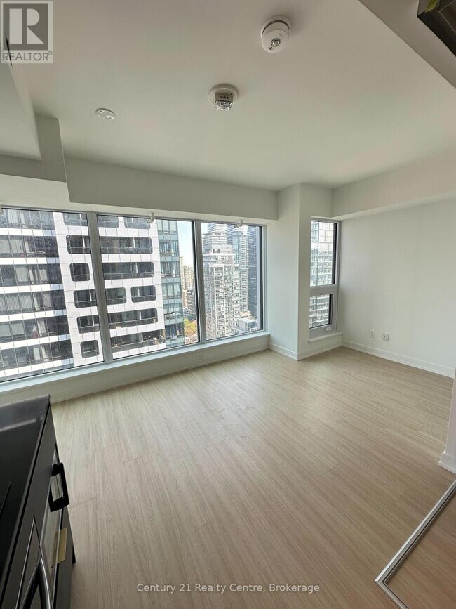 Photo - 8 Wellesley St W Unité 3906