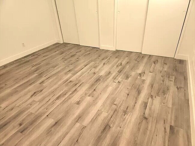 Photo - TERRIFIC 2 BEDROOMS 1 BATH SINGLE STORY FO... Unit 4