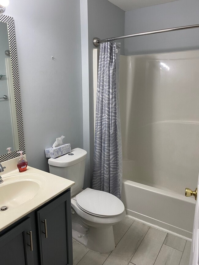 Segundo baño - 1851 Trailwood Heights Ln Unidad 102