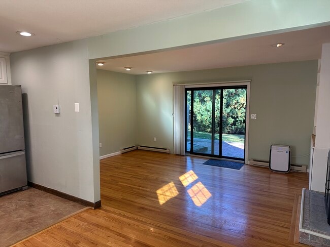 Photo - 41 Town House Ln