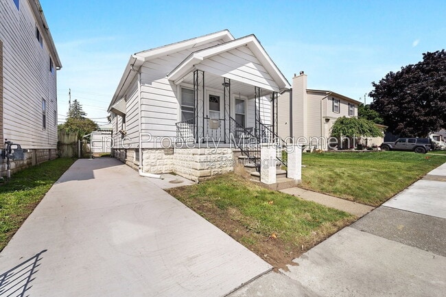 2304 Cora St