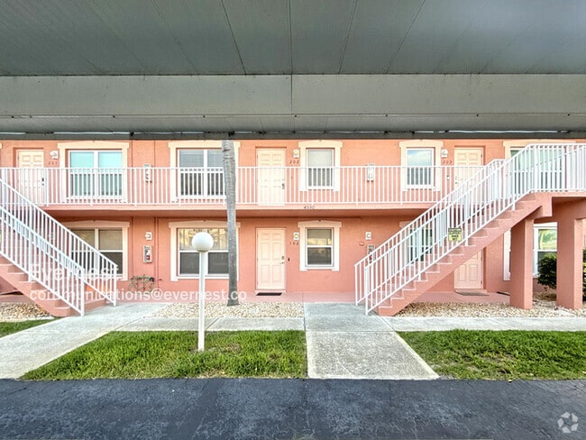 Building Photo - 4550 SE 5th Pl Unit APT 202