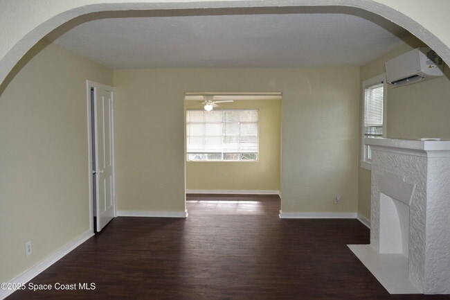 Photo - 658 Young St Unit 4