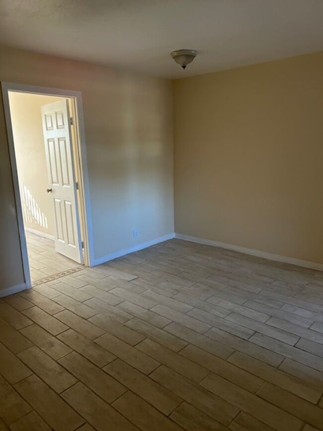 Photo - Well maintained 2/1 centrally located