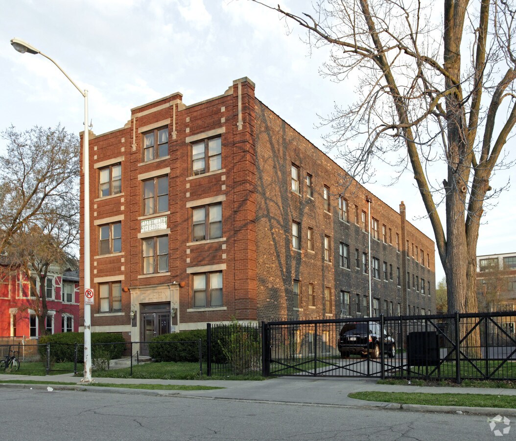 Photo - The Eileen Building