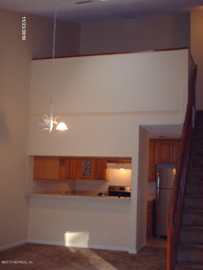 Photo - 85 Debarry Ave