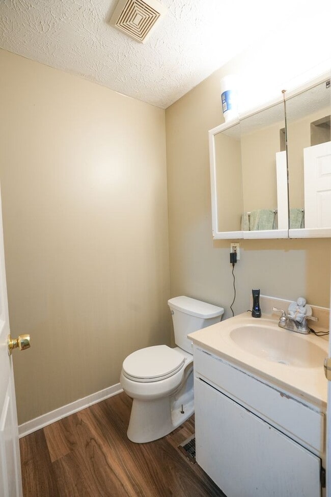 Photo - 718 Golfview Dr