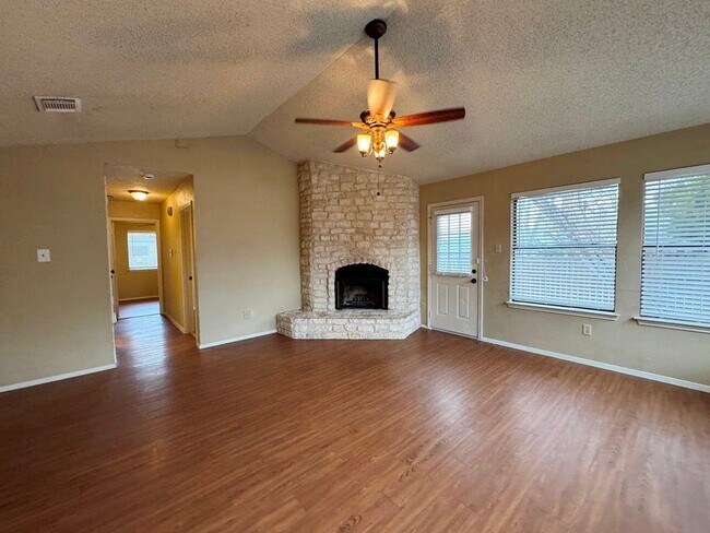 Photo - 1002 Great Britain Blvd