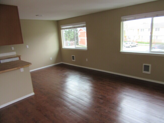 Front room - 209 N Norris St Unit 212
