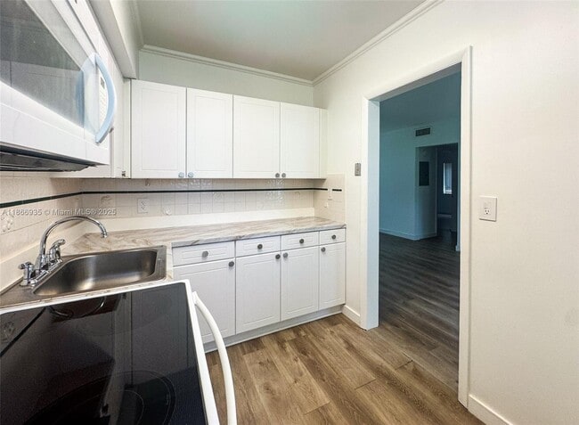 Photo - 7635 SW 57th Ave Unit 2