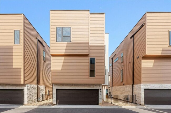 Building Photo - 6821 Wolfcreek Pass Unit 12