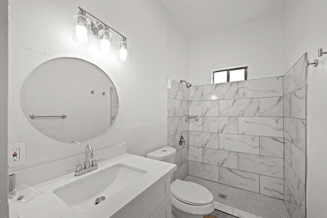 Photo - 701 28th St Unit D