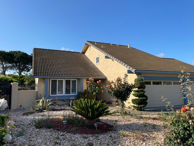 Large Foothills Home - Large Foothills Home