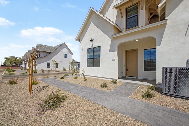 Photo - 8232 E University Dr