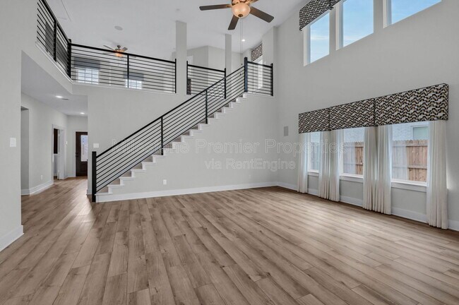 Photo - 1902 Aleia Cv