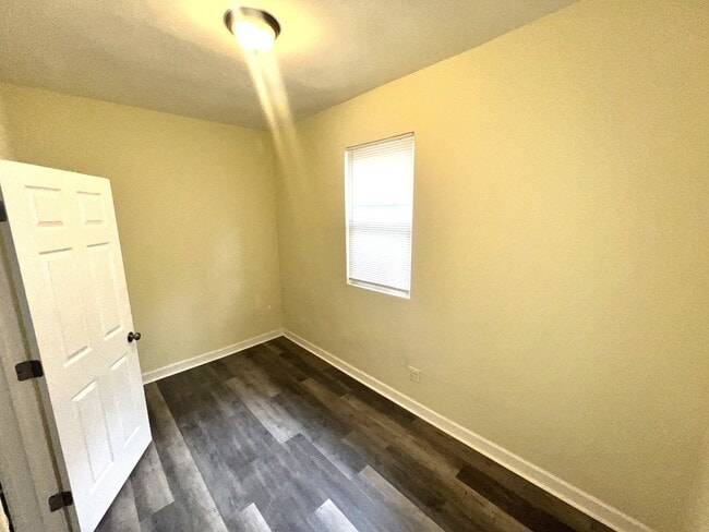 Photo - 1233 W 71st Pl