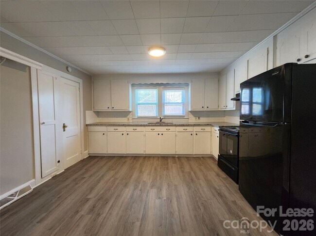 Photo - 29 Willowbrook Dr NW