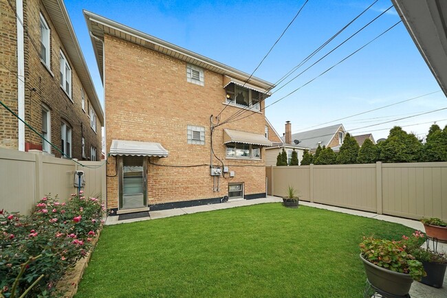 Photo - 6022 S Komensky Ave Unit Garden