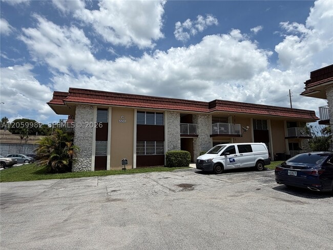 Photo - 5501 SW 77th Ct Unit 204C