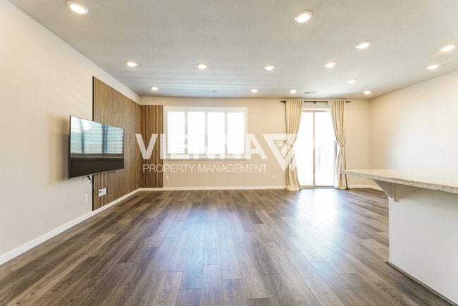 Photo - 4120 Gossamer St