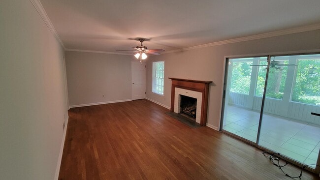 Photo - 6525 Williamson Dr NE