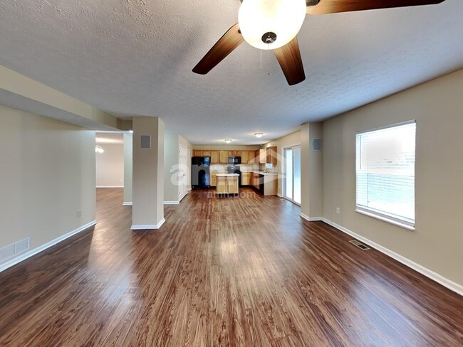 Photo - 4024 Walnut Crossing Dr