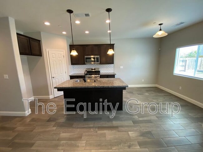 Photo - 1129 E Harter Dr