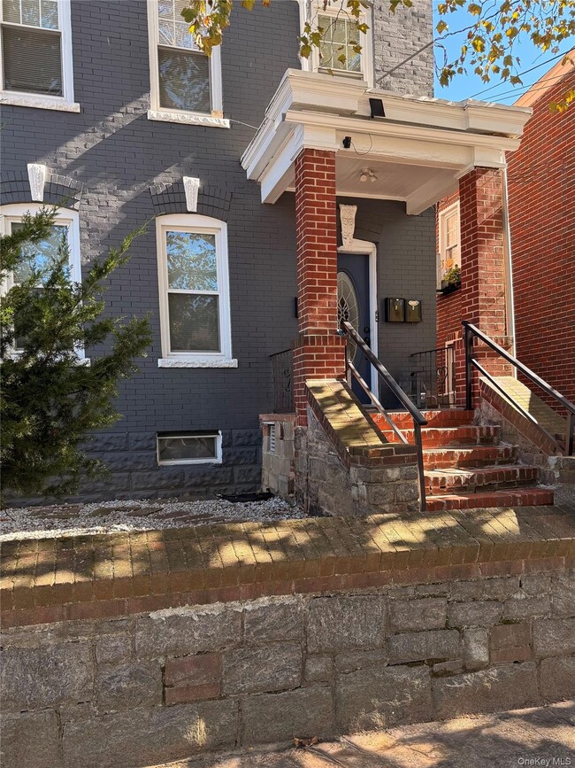 Building Photo - 437 Locust St Unit 1