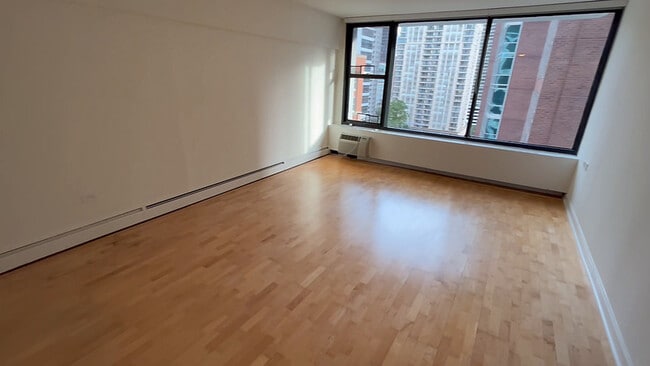 Photo - 833 N Dearborn St Unit #17