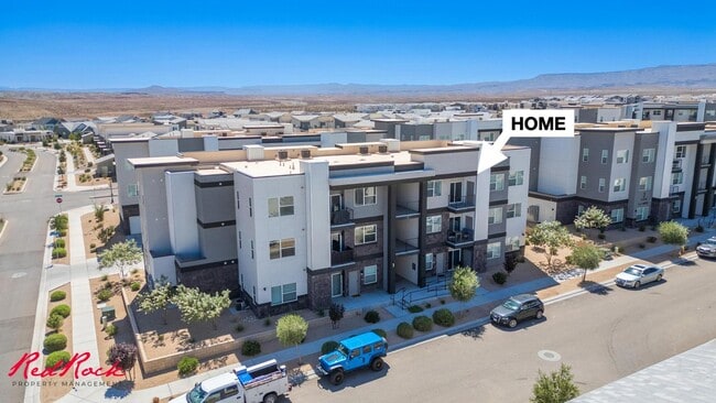 Building Photo - Pet Friendly 2 Bedroom Condo in Desert Color! Unit 1-302