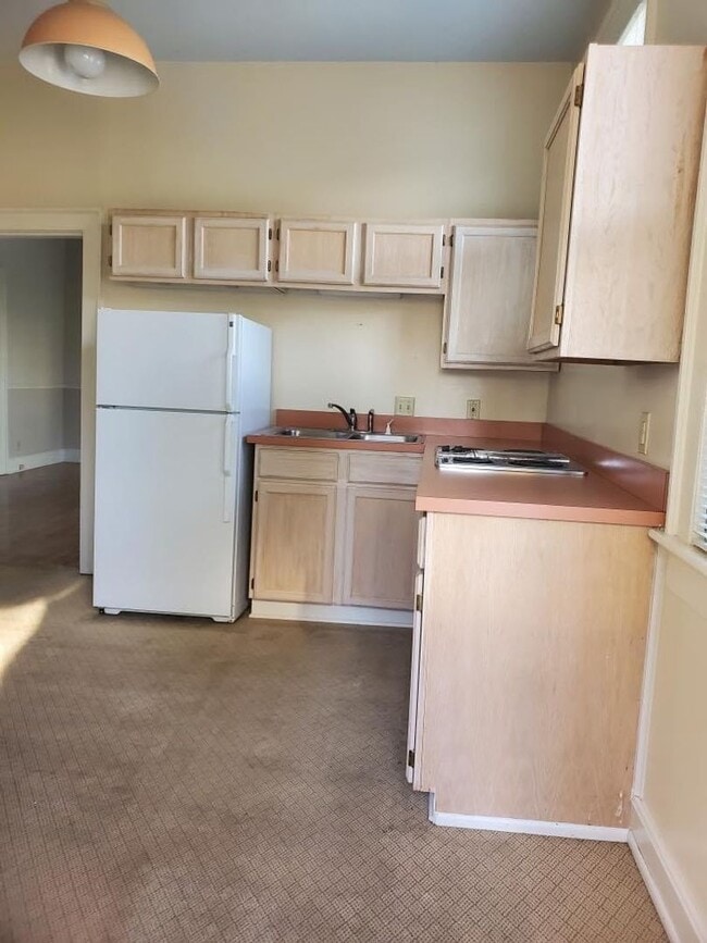 Photo - 720 SE Riverside Dr Unit C