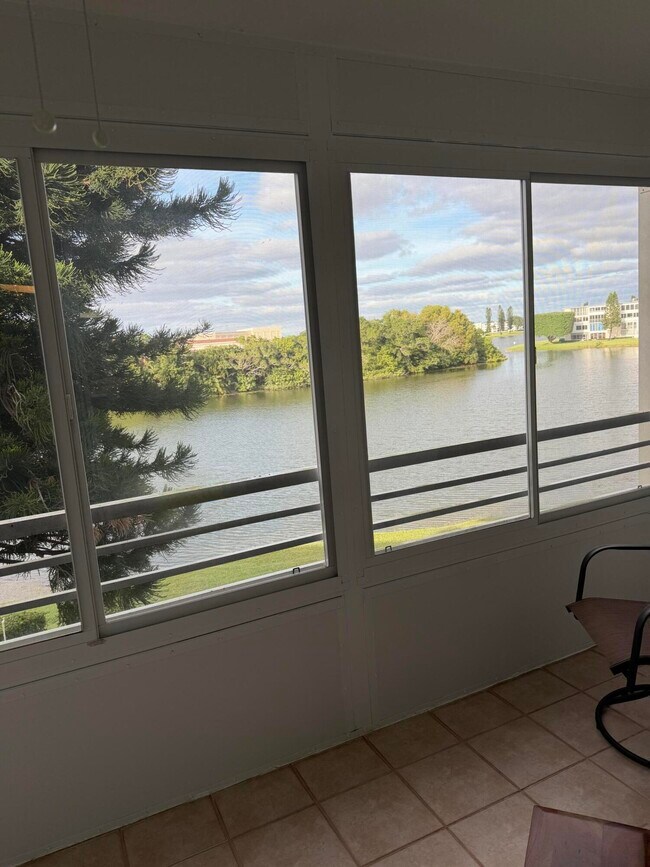 Photo - 3062 Ainslie Dr