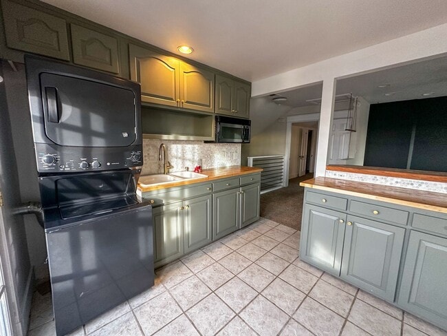 Photo - 1615 Carr St