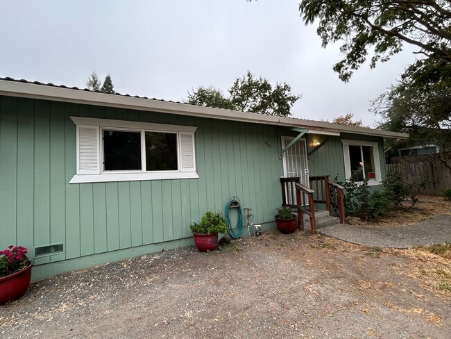 Building Photo - Charming 2 Bedroom Home with Creekside Set...