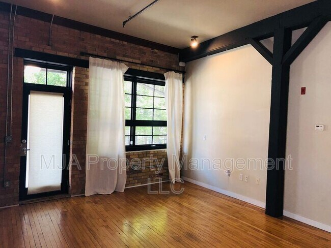 Photo - 346 Pierpont Ave Unit W112