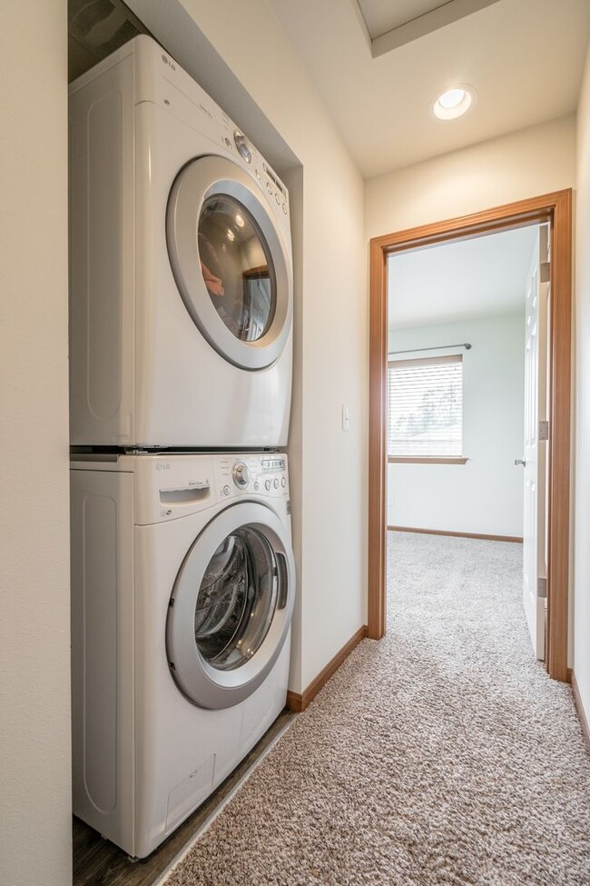 Photo - MOVE IN SPECIAL! 2 Bedrooms, 1.5 Bath Sing... Unit 4103 A