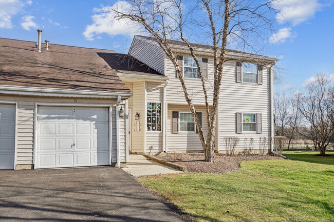 Building Photo - 93 N Victoria Ln Unit D