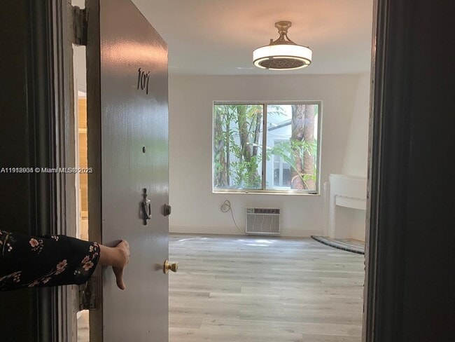 Photo - 1525 Meridian Ave Unit 107