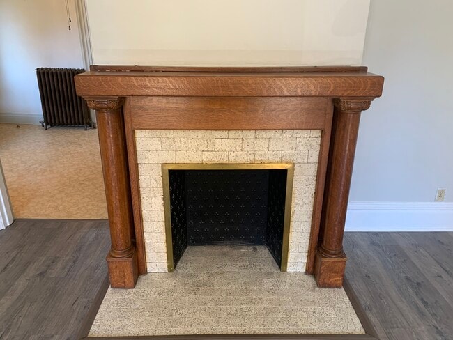 Photo - 252 W Locust St Unidad B