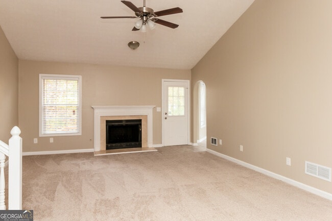 Photo - 127 Kingswood Dr