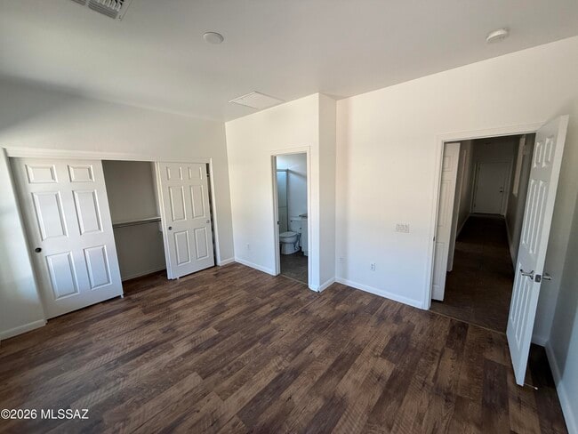 Photo - 880 West Calle Valenciana