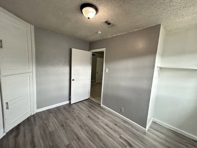Fouplex unit ready to move in in Castle Hill!