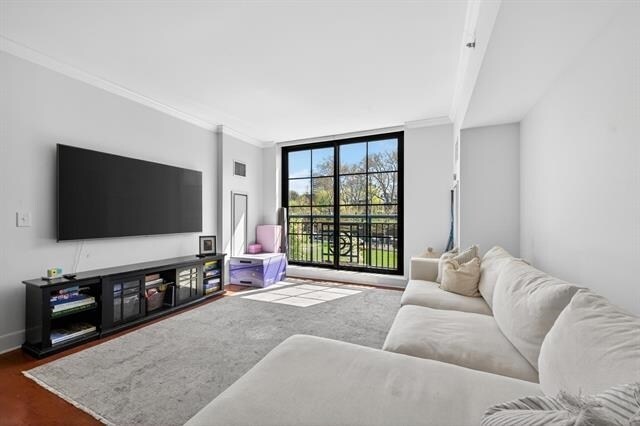 Photo - 1025 Maxwell Ln Unit 212