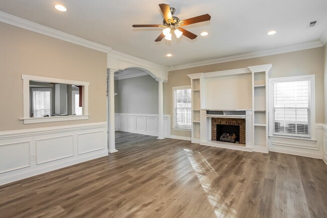 Photo - 2112 David Earl Dr